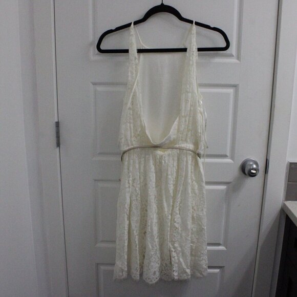 FOREVER NEW Women Dress Lace Open Back Size 6 Cream - Picture 2 of 2